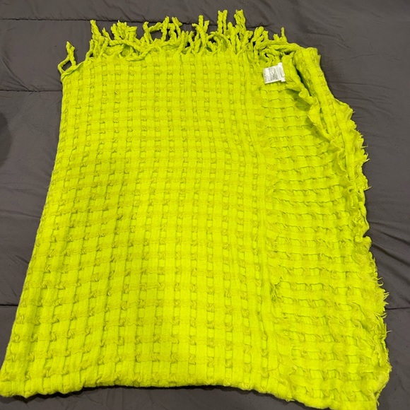 Anthropologie tasseled Lucille Throw Blanket 50” X 70” Citrine Yellow Rare. - Picture 2 of 3